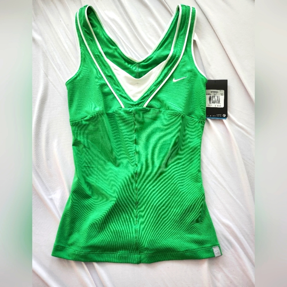 Nike top